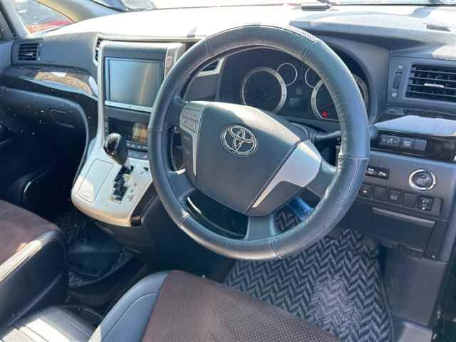 TOYOTA ALPHARD 2014