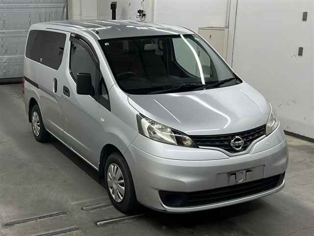 NISSAN NV200 2018