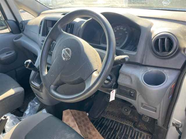 NISSAN NV200 2018