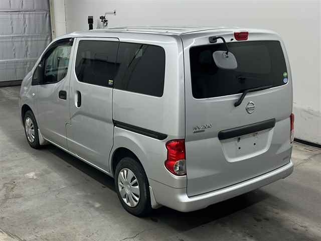 NISSAN NV200 2018