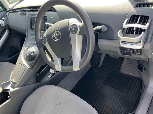 TOYOTA PRIUS 2011