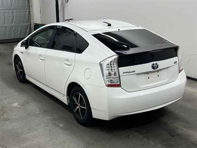 TOYOTA PRIUS 2011