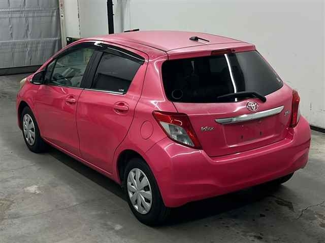 TOYOTA VITZ 2011