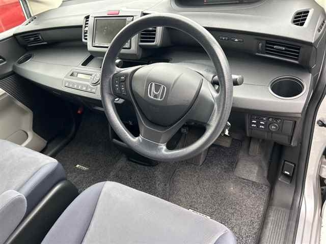 HONDA FREED 2008