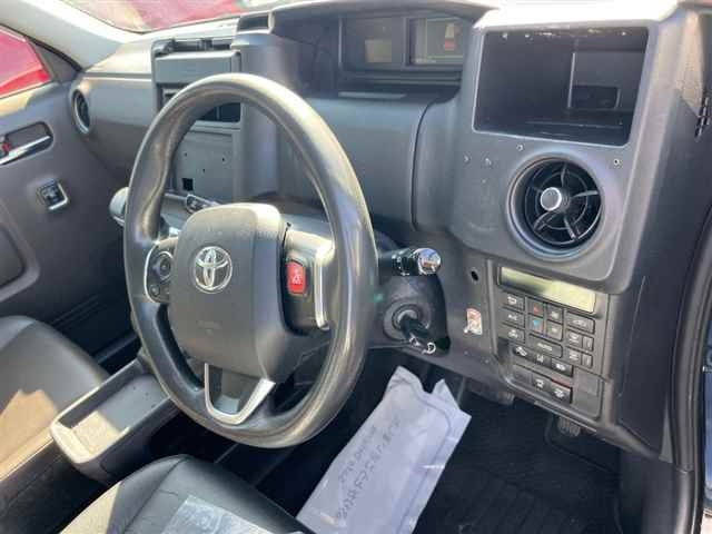 TOYOTA JPN TAXI 2017