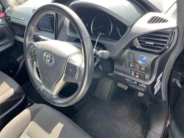 TOYOTA ESQUIRE 2015