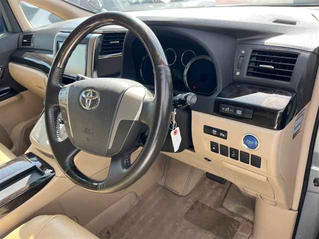 TOYOTA ALPHARD 2012