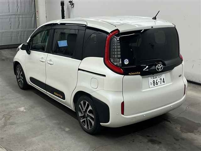 TOYOTA SIENTA 2022