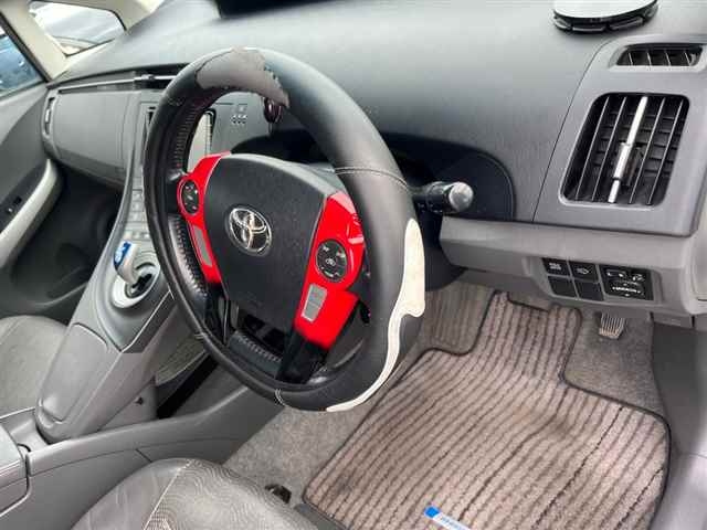 TOYOTA PRIUS 2010