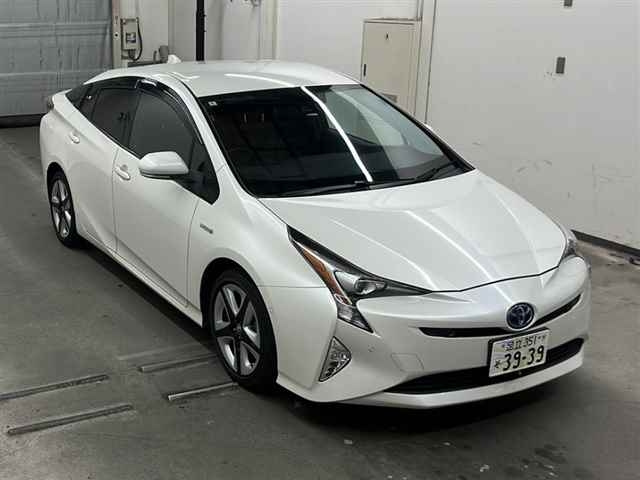 TOYOTA PRIUS 2016