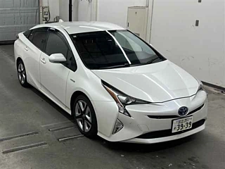 TOYOTA PRIUS 2016