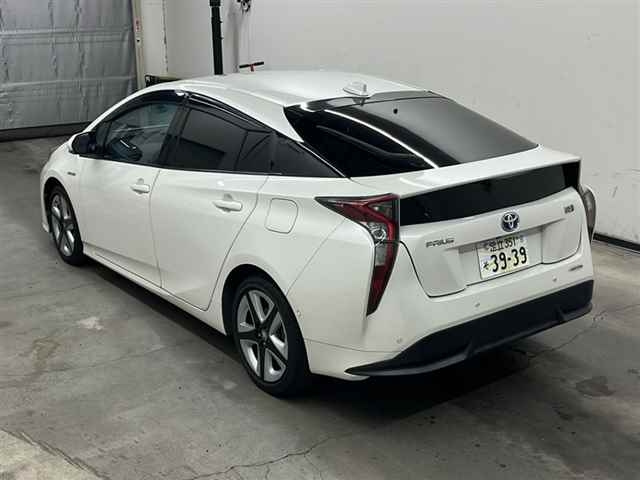 TOYOTA PRIUS 2016