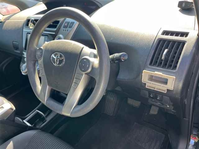 TOYOTA PRIUS ALPHA 2015