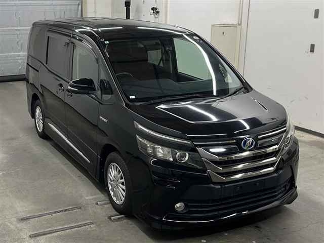 TOYOTA VOXY 2014