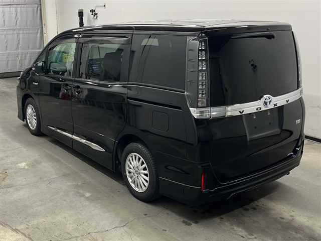 TOYOTA VOXY 2014
