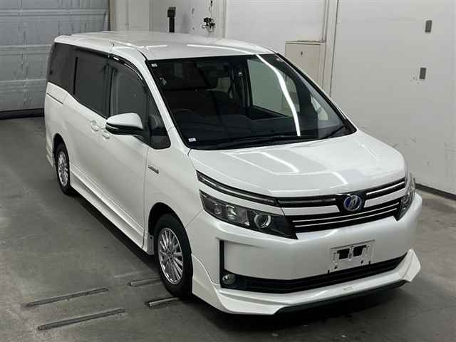 TOYOTA VOXY 2014