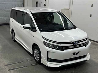 TOYOTA VOXY 2014
