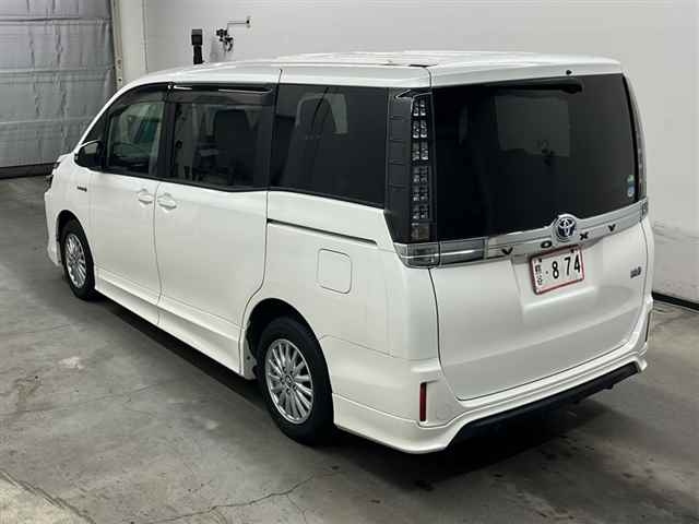 TOYOTA VOXY 2014