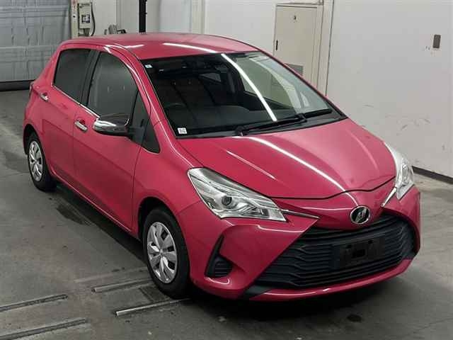 TOYOTA VITZ 2017