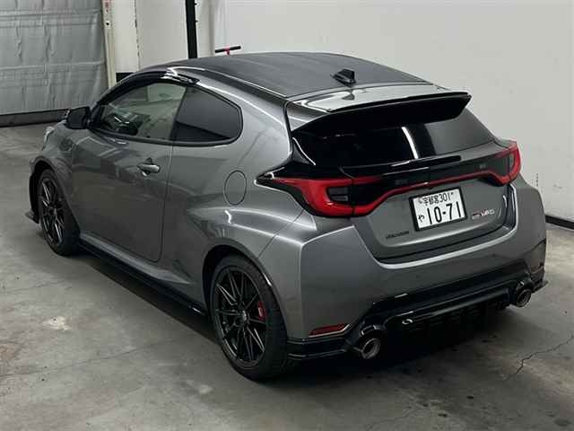 TOYOTA YARIS 2025