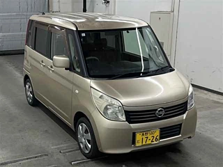 NISSAN ROOX 2011
