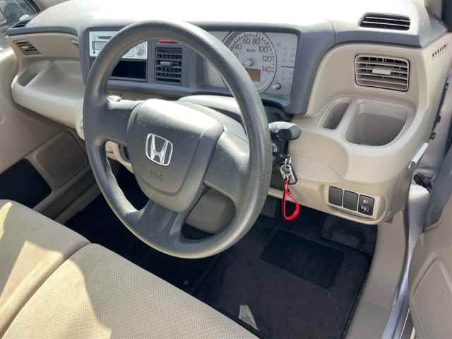 HONDA LIFE 2011