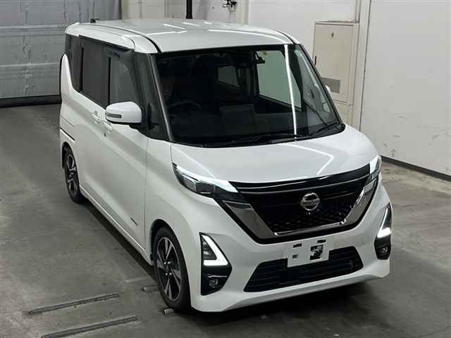 NISSAN ROOX 2020
