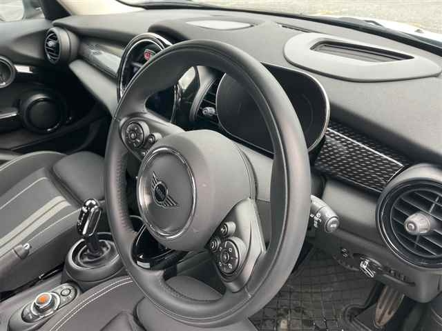BMW MINI 2021