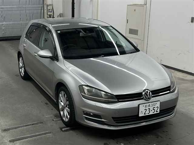 VOLKSWAGEN GOLF 2015