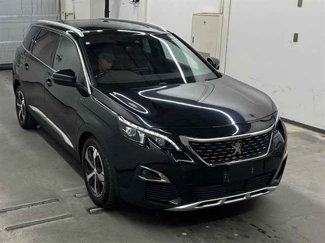 PEUGEOT 5008 2020