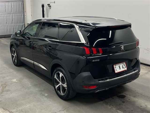 PEUGEOT 5008 2020