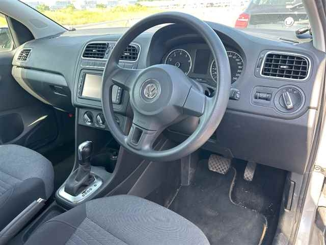 VOLKSWAGEN POLO 2010