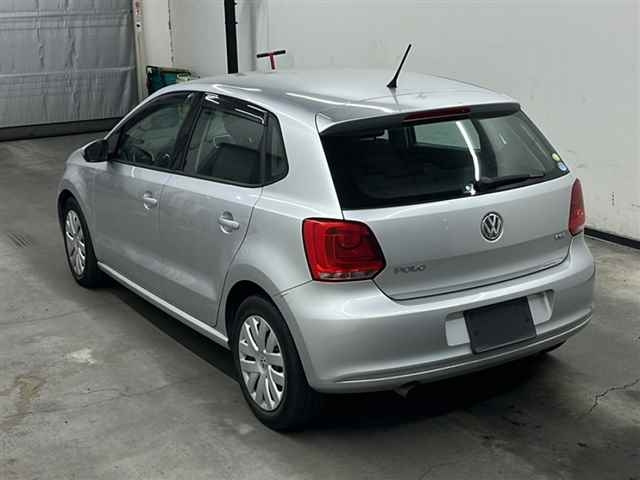 VOLKSWAGEN POLO 2010