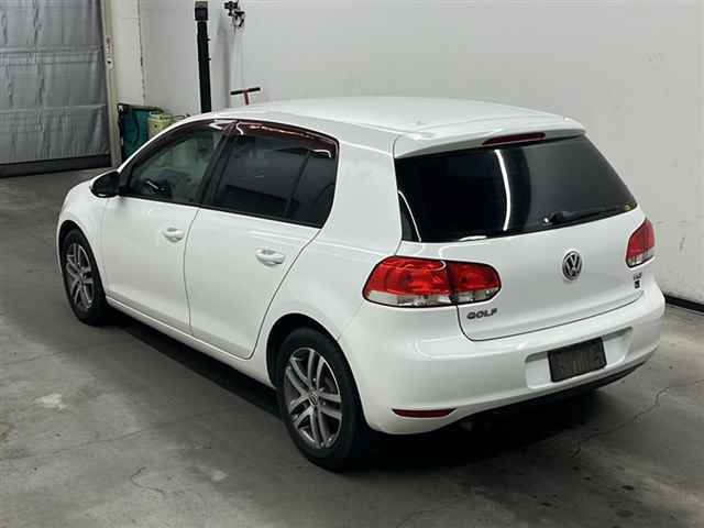 VOLKSWAGEN GOLF 2010