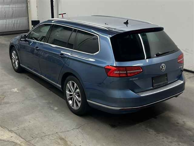 VOLKSWAGEN PASSAT VARIANT 2015
