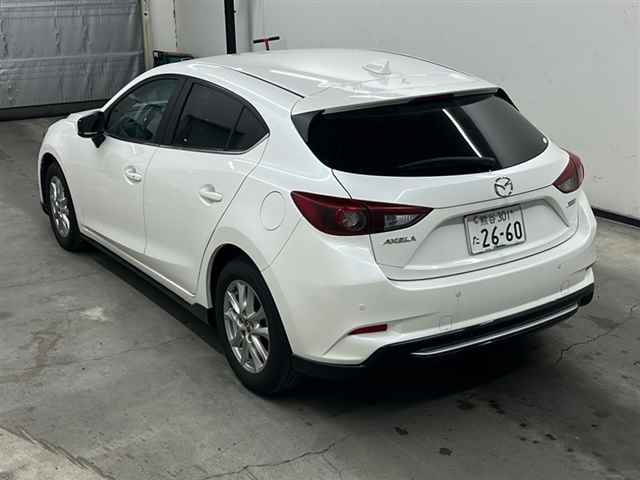 MAZDA AXELA 2017