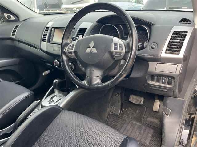MITSUBISHI OUTLANDER 2010