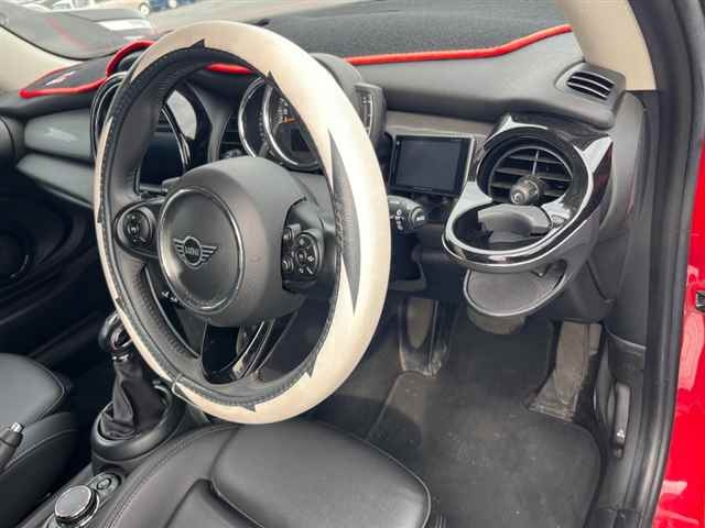 BMW MINI 2019