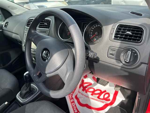 VOLKSWAGEN POLO 2016