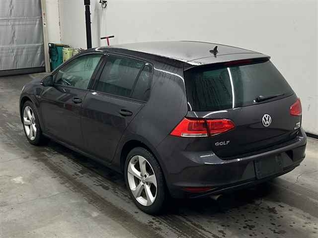 VOLKSWAGEN GOLF 2015
