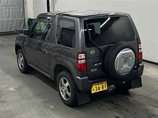 NISSAN KIX 2008