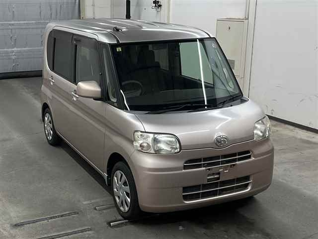 DAIHATSU TANTO 2012