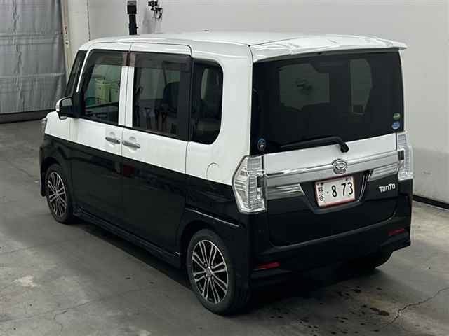 DAIHATSU TANTO 2015