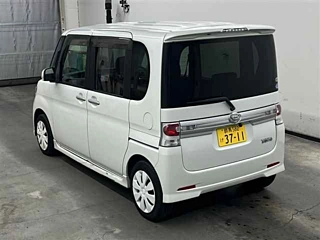 DAIHATSU TANTO 2011