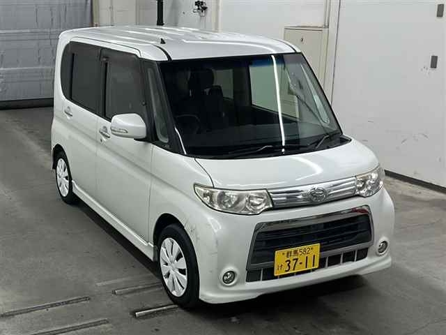 DAIHATSU TANTO 2011