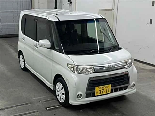 DAIHATSU TANTO 2011