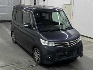 NISSAN ROOX 2011