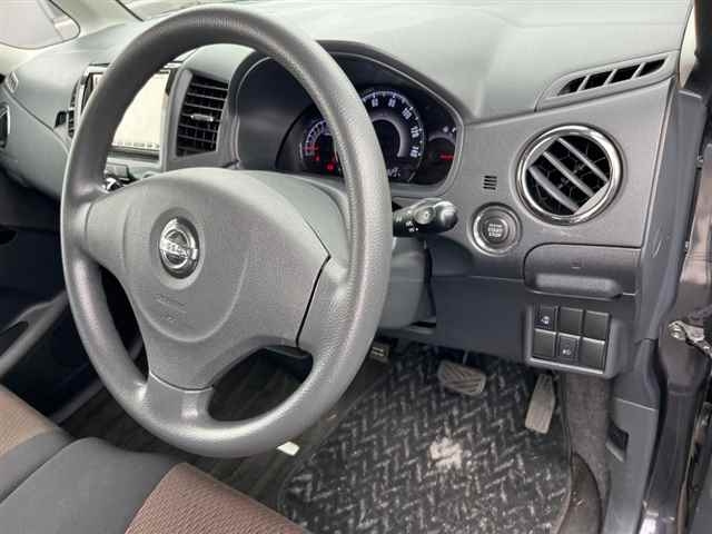 NISSAN ROOX 2011