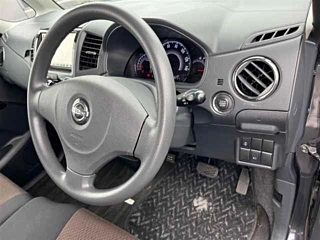 NISSAN ROOX 2011