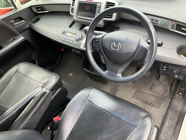 HONDA FREED 2012